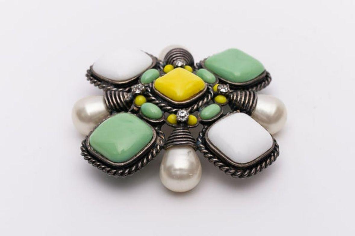 Chanel Brooch in Silver Plate, 1996  In Excellent Condition For Sale In SAINT-OUEN-SUR-SEINE, FR