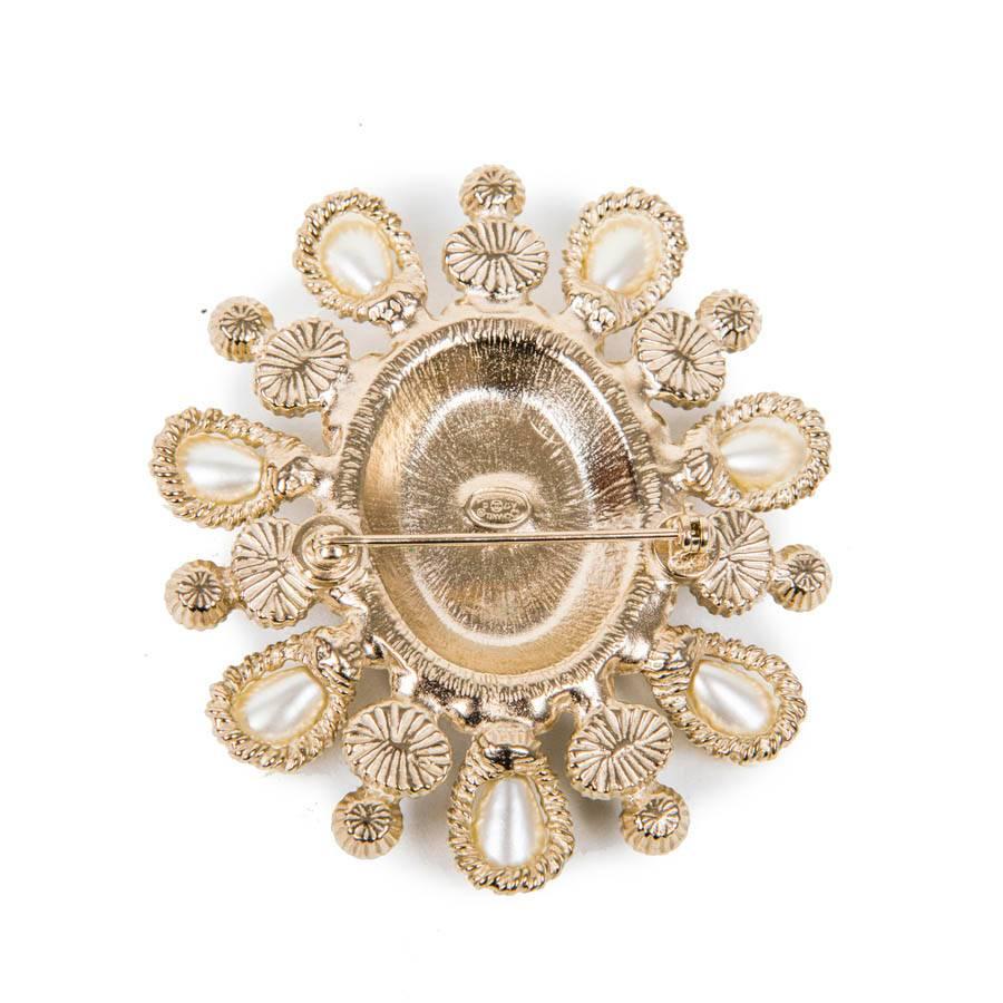 Women's CHANEL Brooch, Paris Cuba Collection in Gilt Metal, Mother of Pearl 