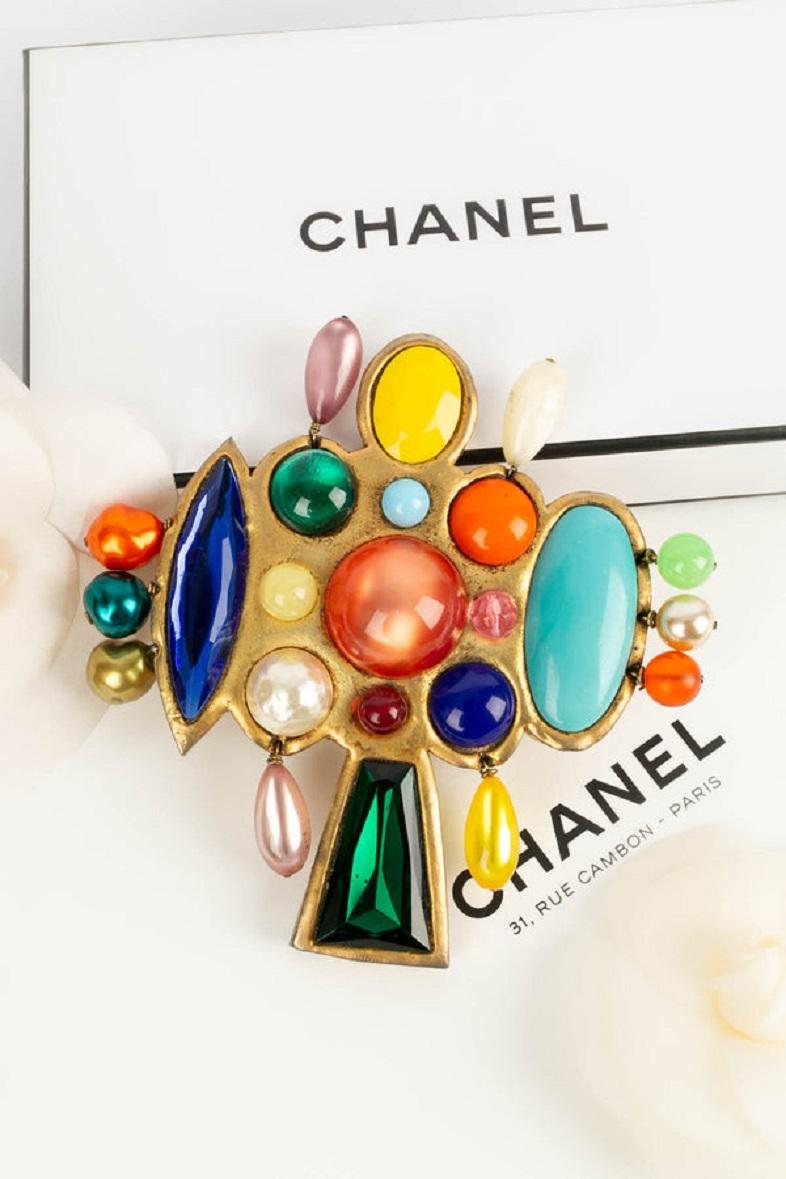 Chanel Brooch with Glass Paste Cabochons, Resin, Rhinestones and Beads, 1991 For Sale 4