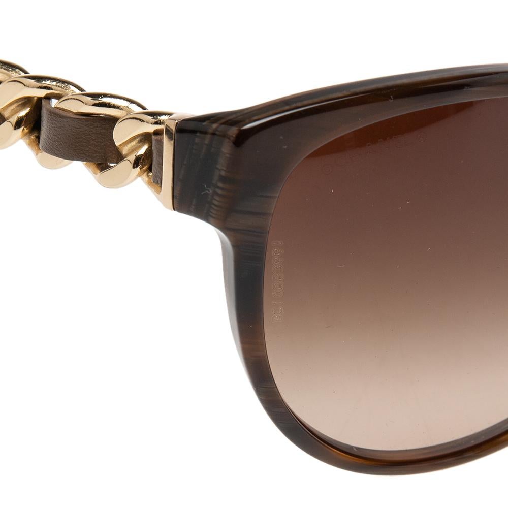 Chanel Brown 5215Q Embellished Chain and Leather Wayfarer Sunglasses In Good Condition In Dubai, Al Qouz 2