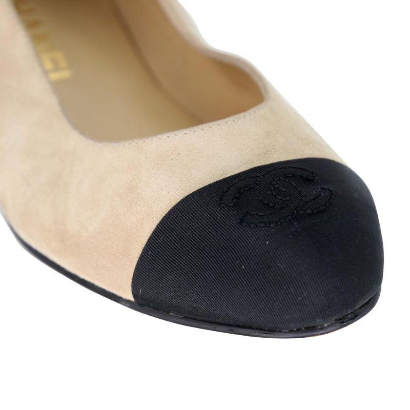 Chanel Brown CC Monogram Kitty Heels Cap Toe With Mother of Pearls Platforms

Chanel signature CC cap toe kitty heel with stunning charm monogram logos on the front and elegant mother of pearls on the back heel. Shoes are super chic and cute perfect