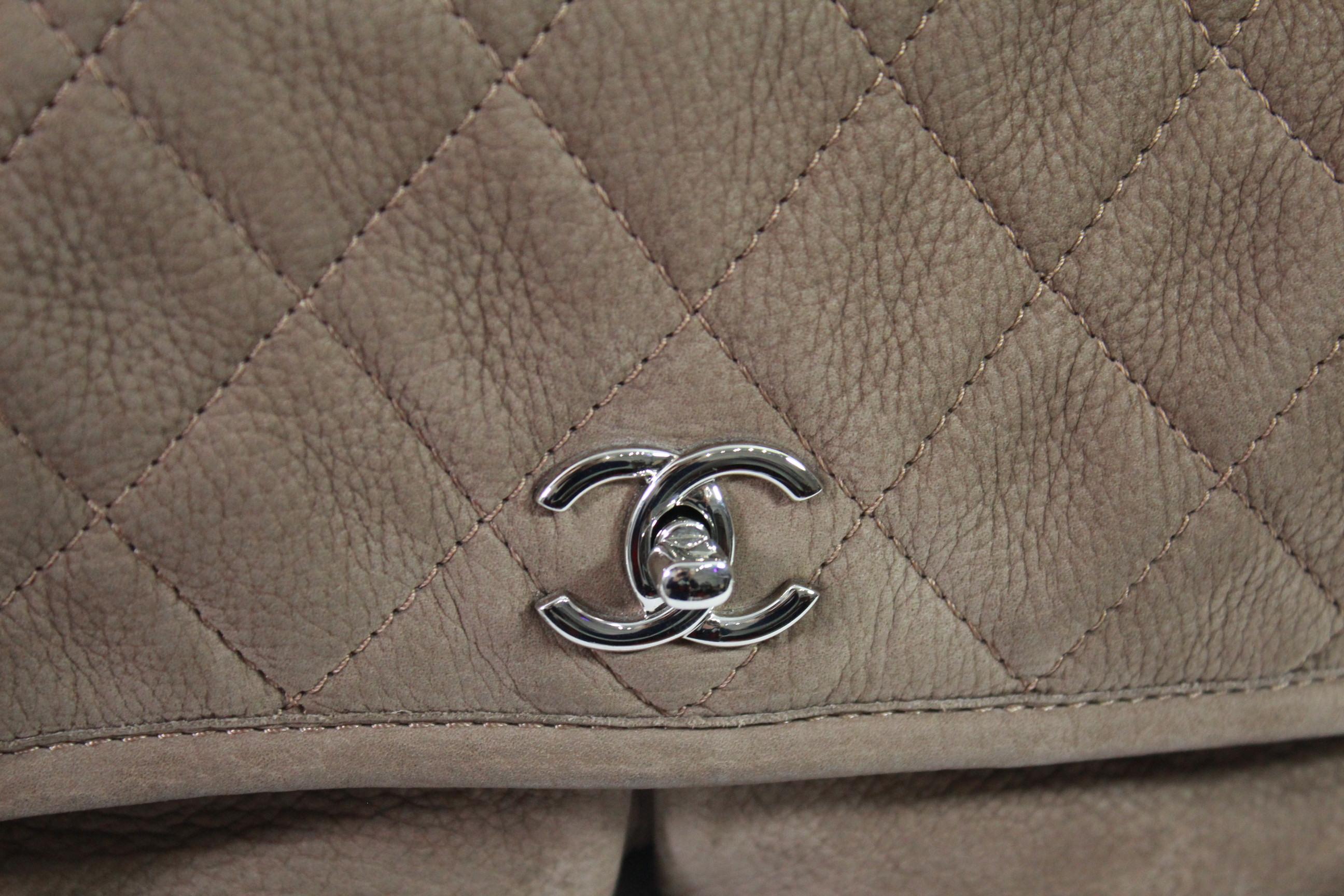 Nice Chanel bag in brown leather and silver hardware. Good condition, no defects hardly use. 
Hologram but no card. 
Marked 