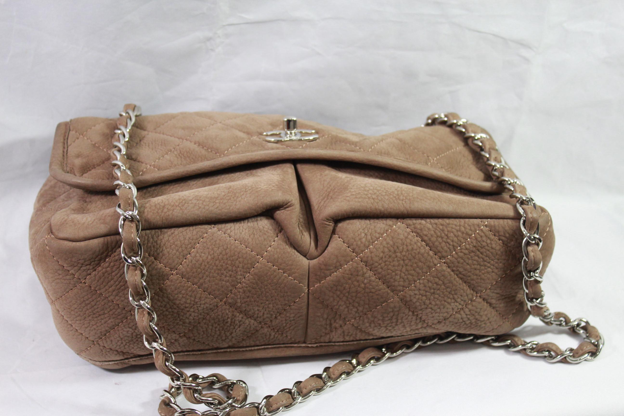 Chanel Brown Crossbidy Classic Leather Bag In Excellent Condition In Paris, FR