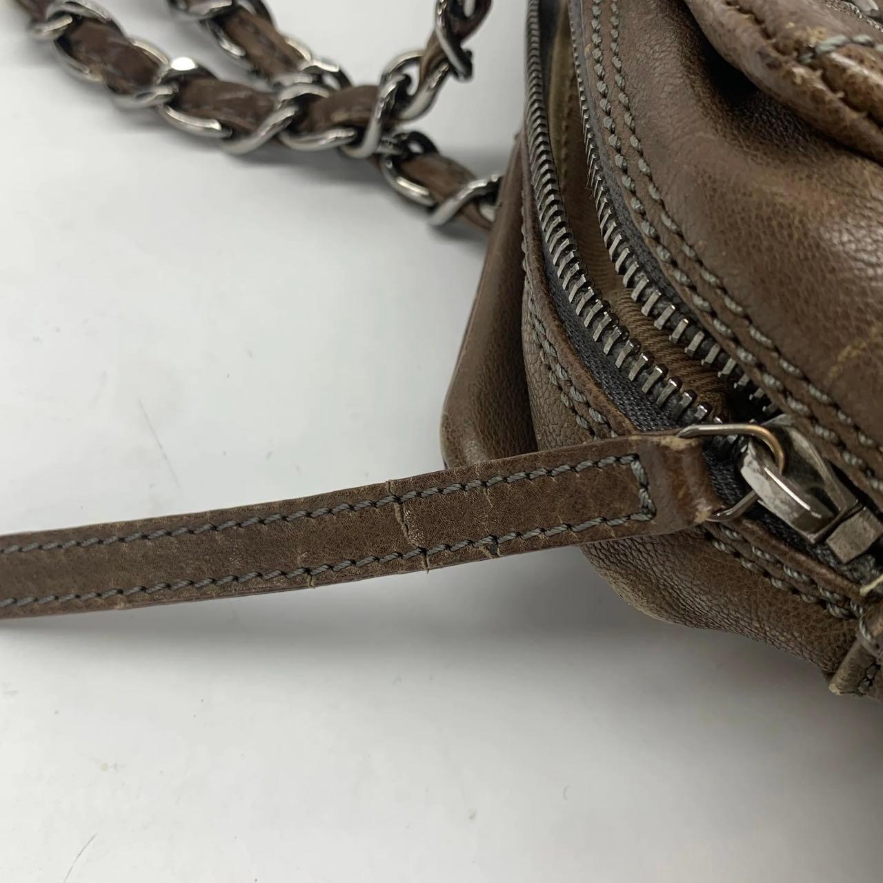 Chanel Brown Diamond Stitch Tote Pelle di vitello Zipper Bowler 2005-2006 in vendita 11