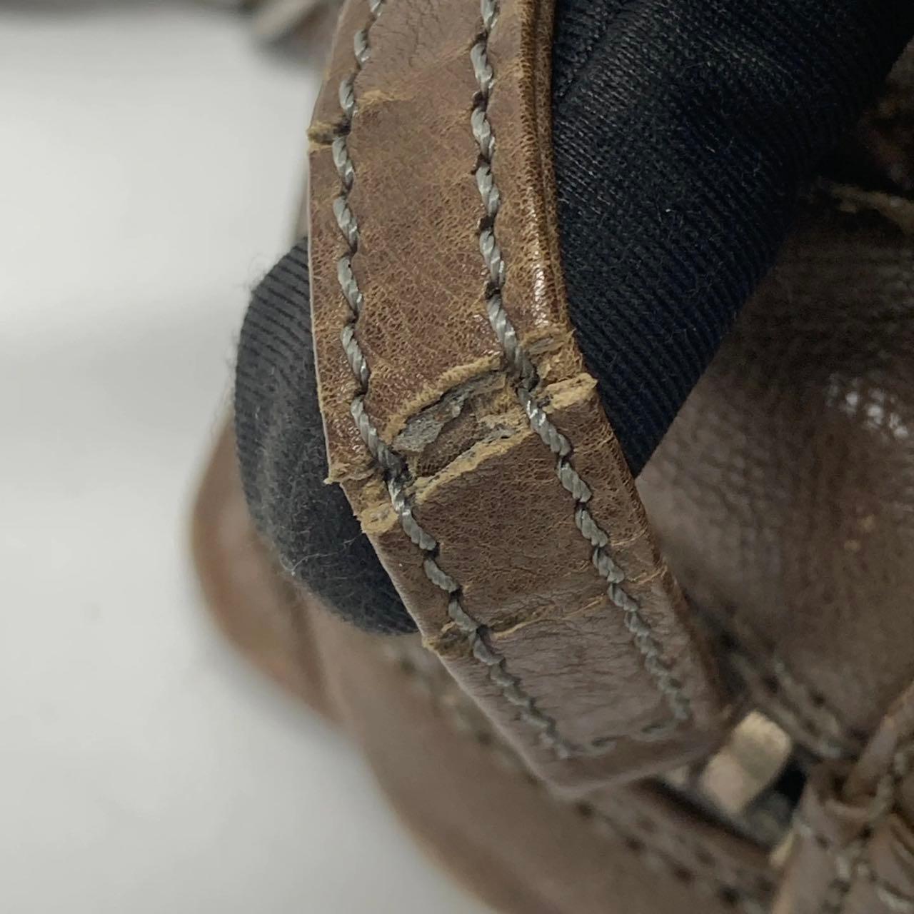 Chanel Brown Diamond Stitch Tote Pelle di vitello Zipper Bowler 2005-2006 in vendita 12