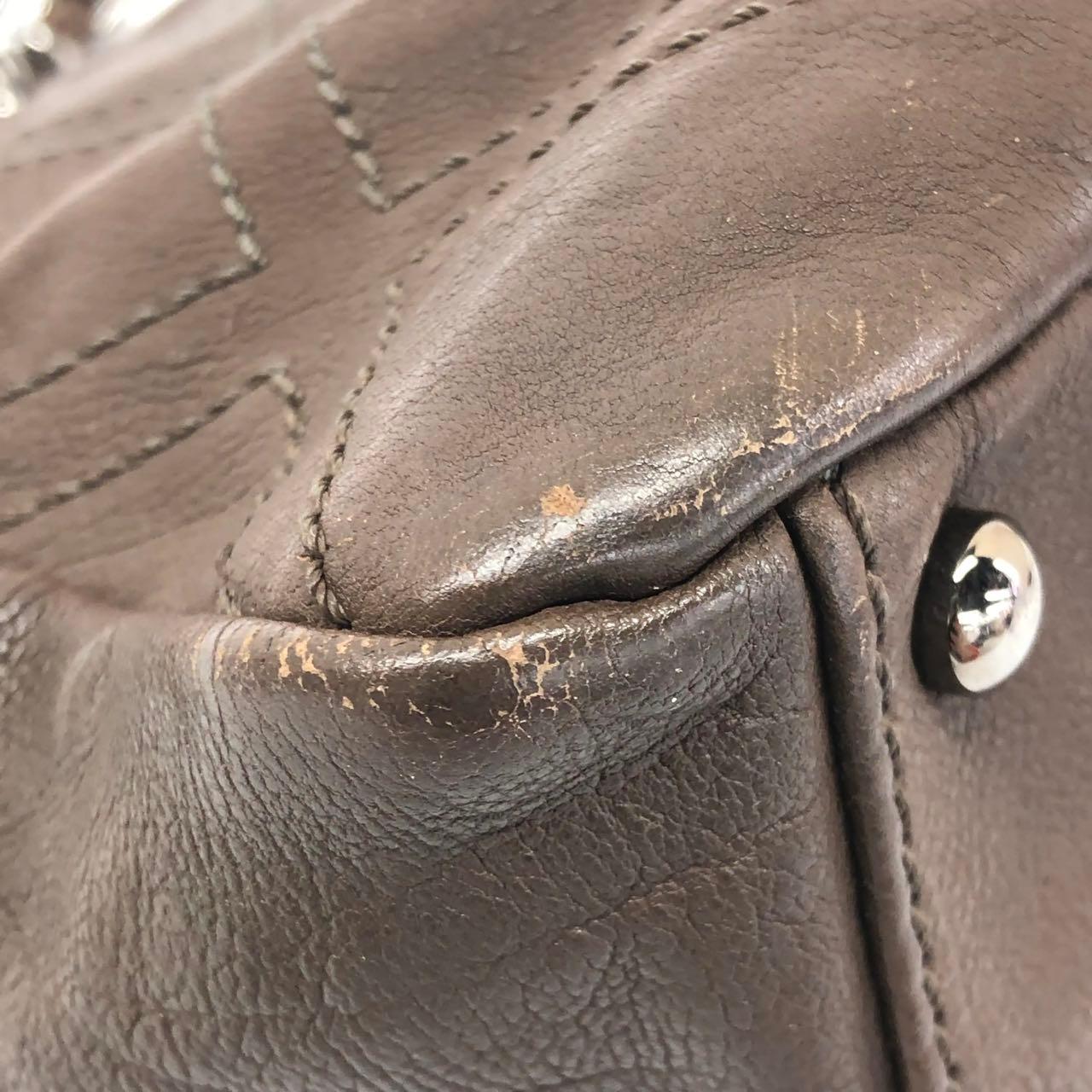 Chanel Brown Diamond Stitch Tote Pelle di vitello Zipper Bowler 2005-2006 in vendita 2