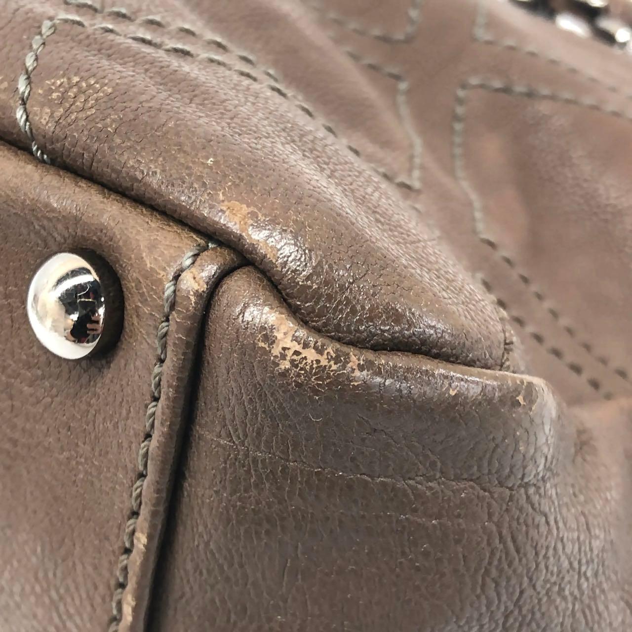 Chanel Brown Diamond Stitch Tote Pelle di vitello Zipper Bowler 2005-2006 in vendita 3