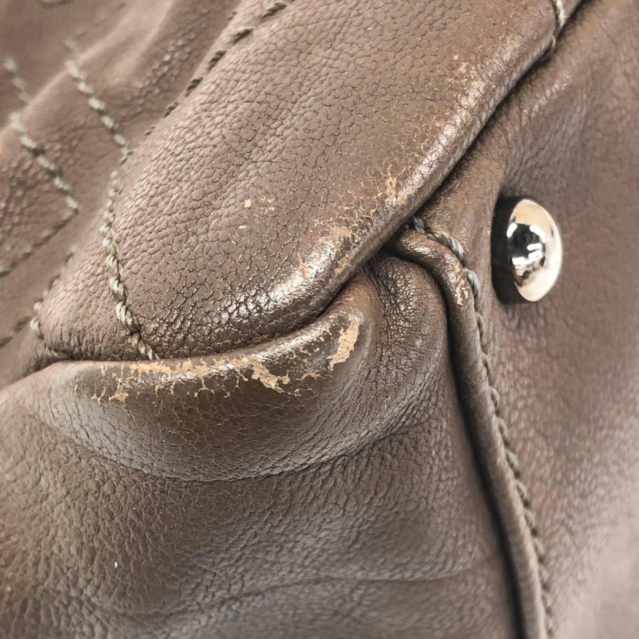 Chanel Brown Diamond Stitch Tote Pelle di vitello Zipper Bowler 2005-2006 in vendita 4