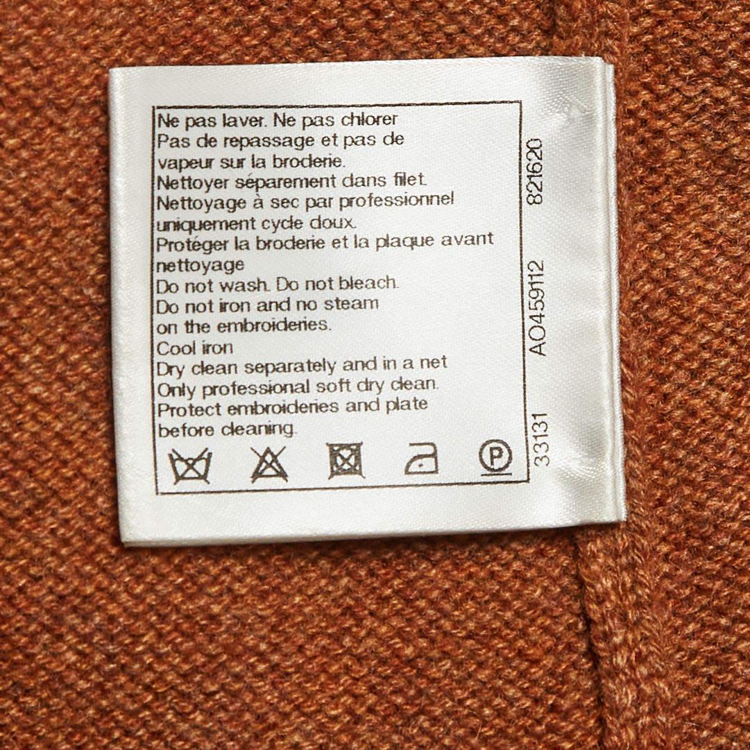 Chanel Maglione a tunica in maglia di cachemire marrone impreziosito M. I. in vendita 1