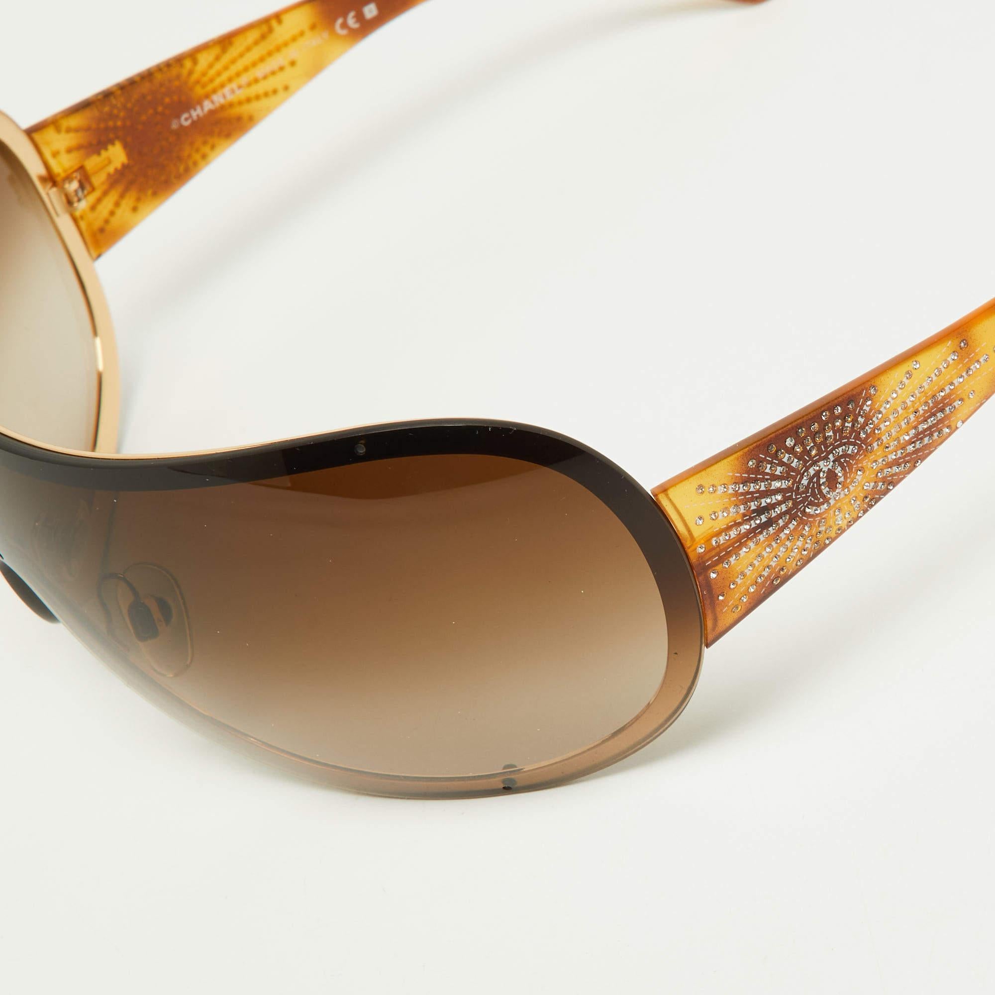 Chanel Brown Havana/Brown Gradient 4148 Crystal CC Shield Sunglasses In Good Condition For Sale In Dubai, Al Qouz 2