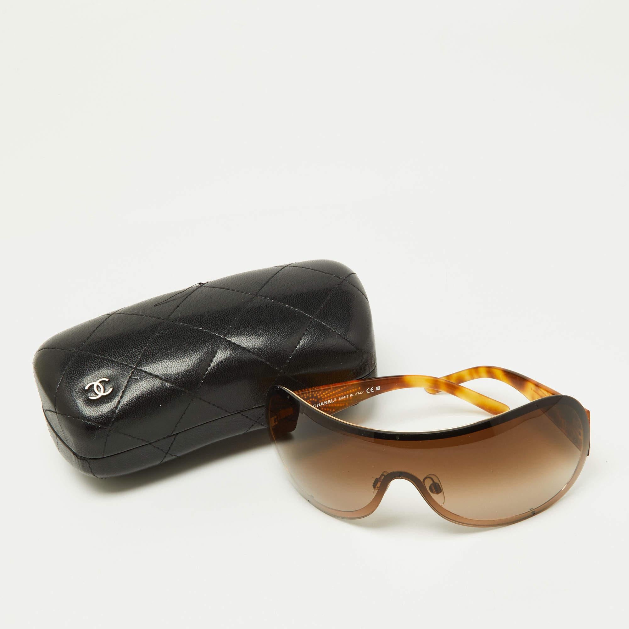 Women's Chanel Brown Havana/Brown Gradient 4148 Crystal CC Shield Sunglasses For Sale