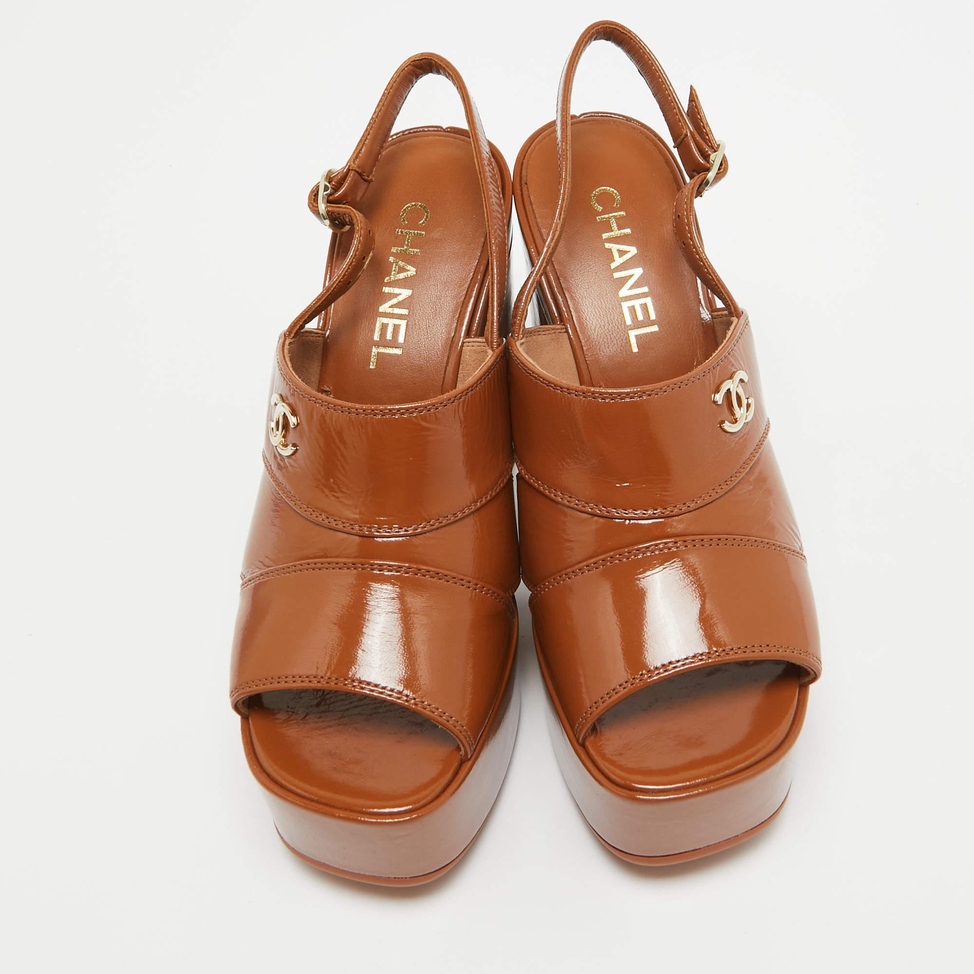 Chanel Brown Interlocking CC Logo Leather Slingback Sandals Size 37 In Good Condition In Dubai, Al Qouz 2
