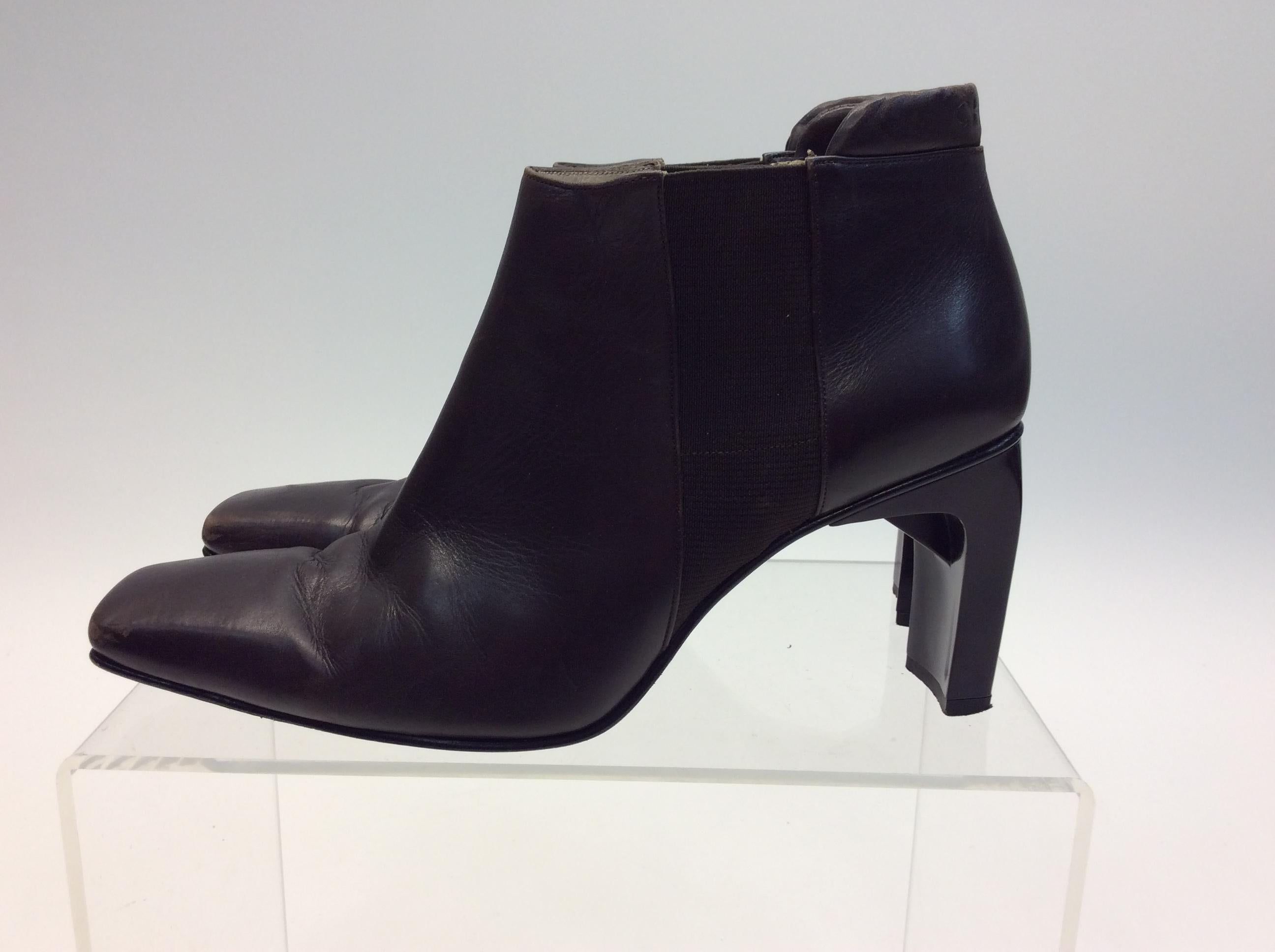 Chanel Brown Leather Bootie
$165
Made in France
Size 37.5
3