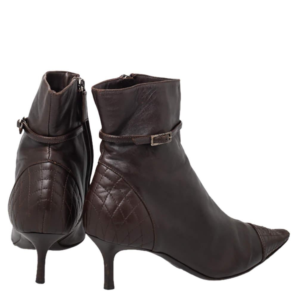 Chanel Brown Leather CC Cap Toe Ankle Length Boots Size 37 In Fair Condition In Dubai, Al Qouz 2