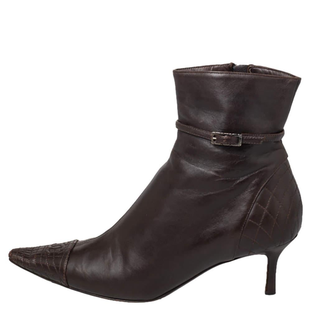 Chanel Brown Leather CC Cap Toe Ankle Length Boots Size 37 For Sale 3