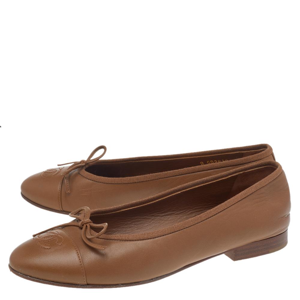 Chanel Brown Leather CC Cap Toe Ballet Flats Size 36 In Good Condition In Dubai, Al Qouz 2