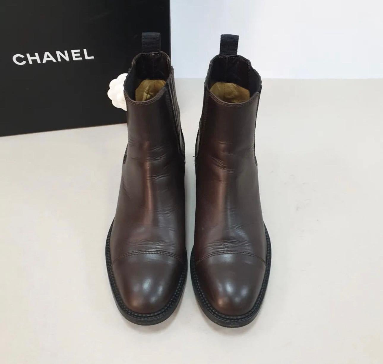 chelsea boots chanel