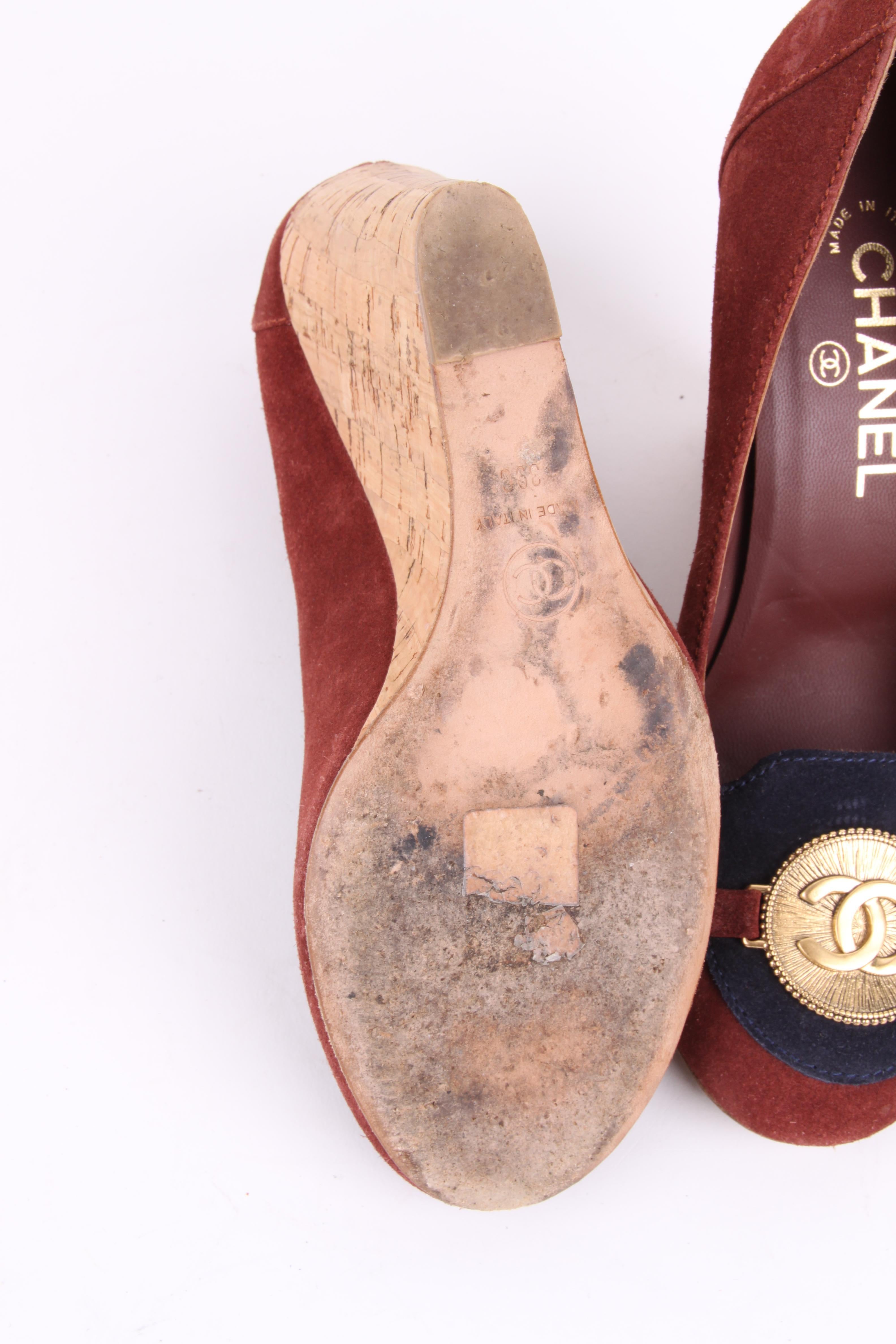 Women's or Men's Chanel brown leather CC logo coin detail cork wedge platform sandals For Sale