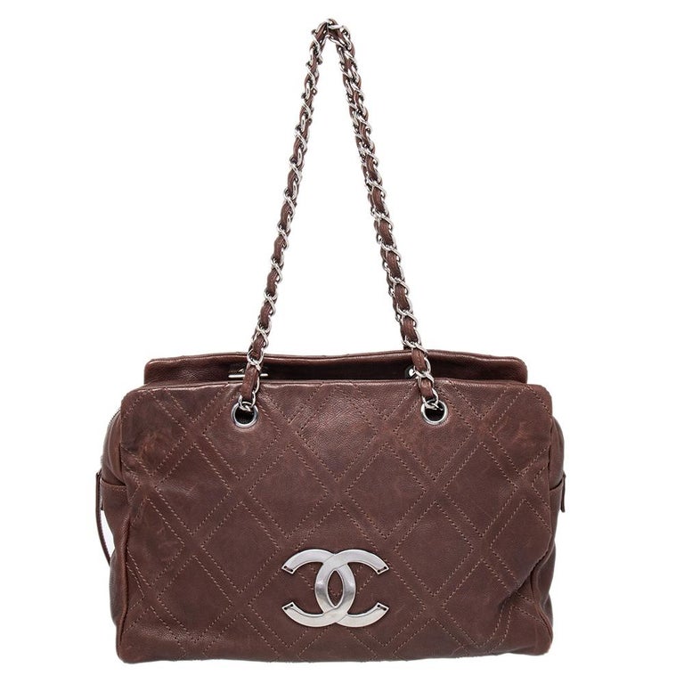 Chanel Small CC Diamond Stitch Tote - White Shoulder Bags, Handbags -  CHA758489
