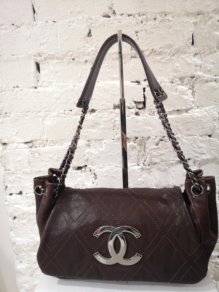 Chanel brown leather shoulder bag For Sale 7