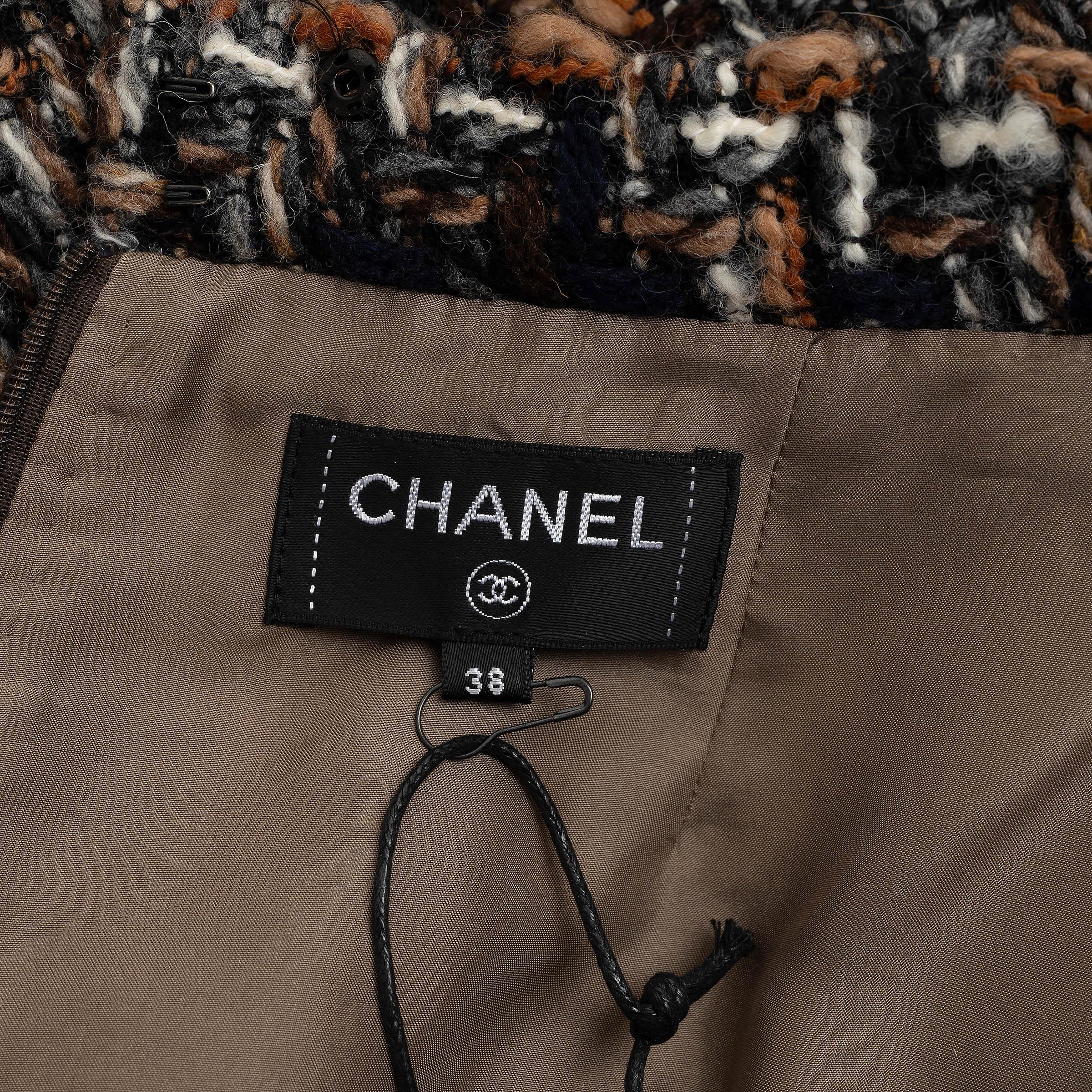 CHANEL brown navy beige wool & mohair 16A ROME TWEED MINI Skirt 38 S For Sale 2