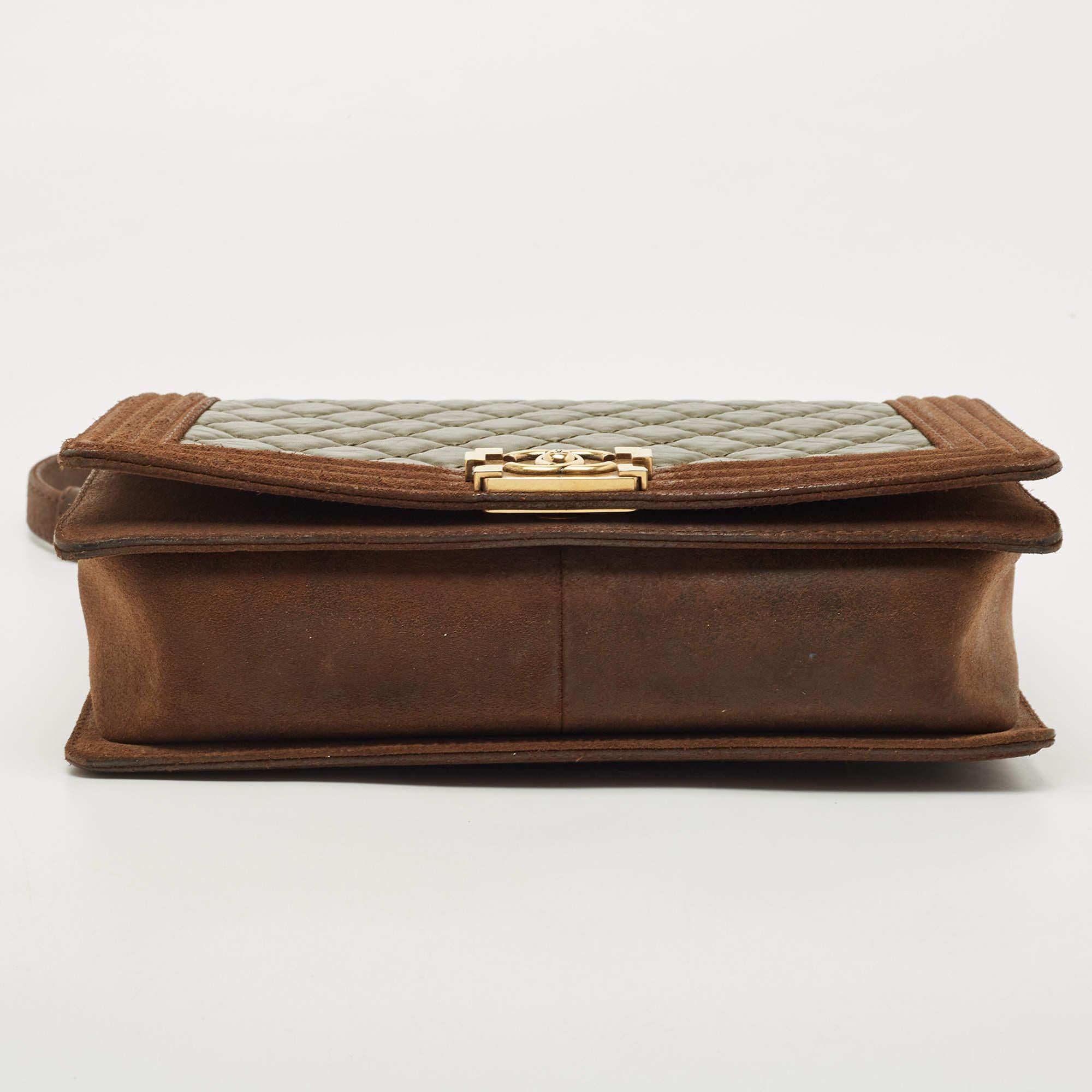Chanel Brown/Olive Green Quilted Leather Large Paris-Edinburgh Boy Bag en vente 2