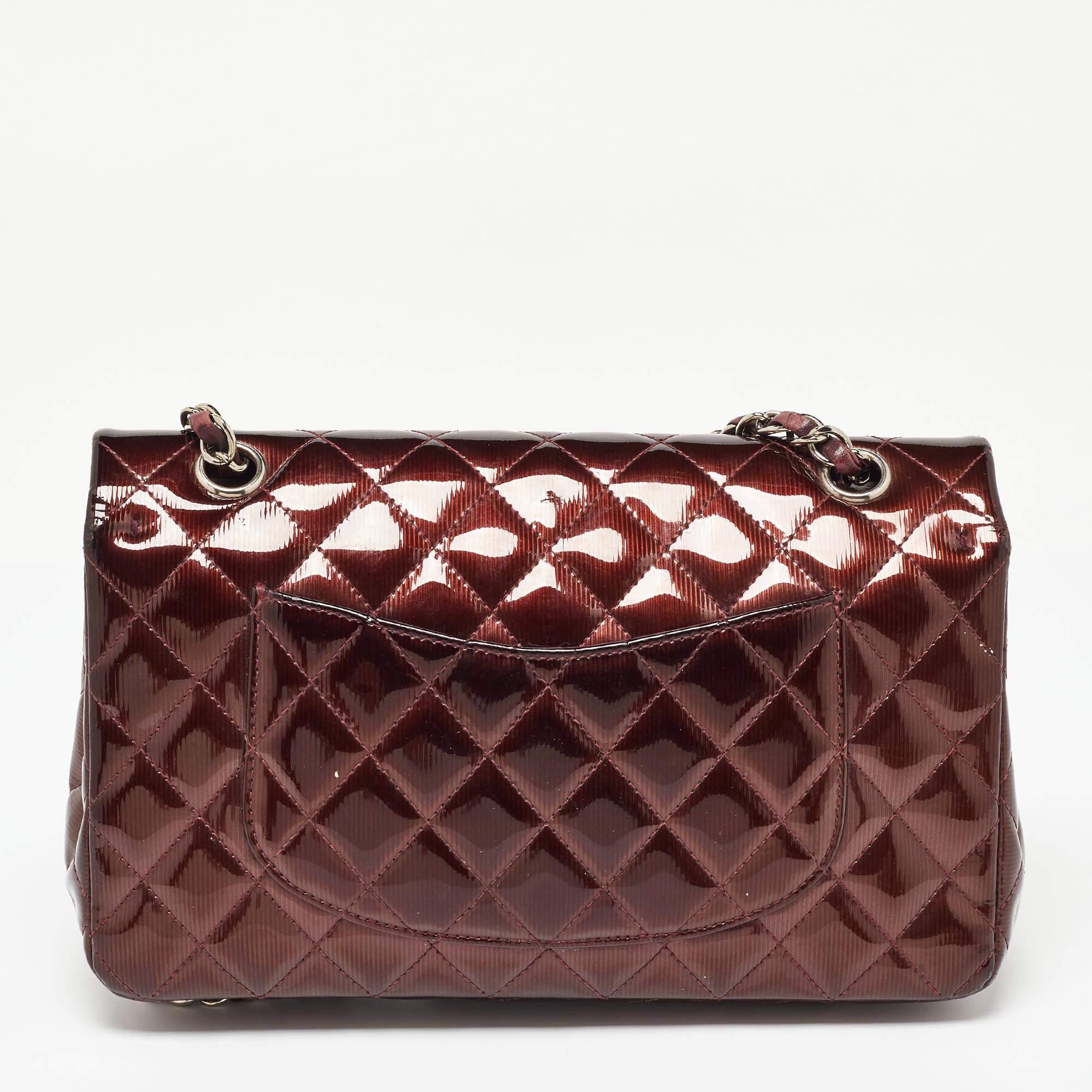 Chanel Brown Patent Leather Medium Classic Double Flap Bag In Fair Condition For Sale In Dubai, Al Qouz 2