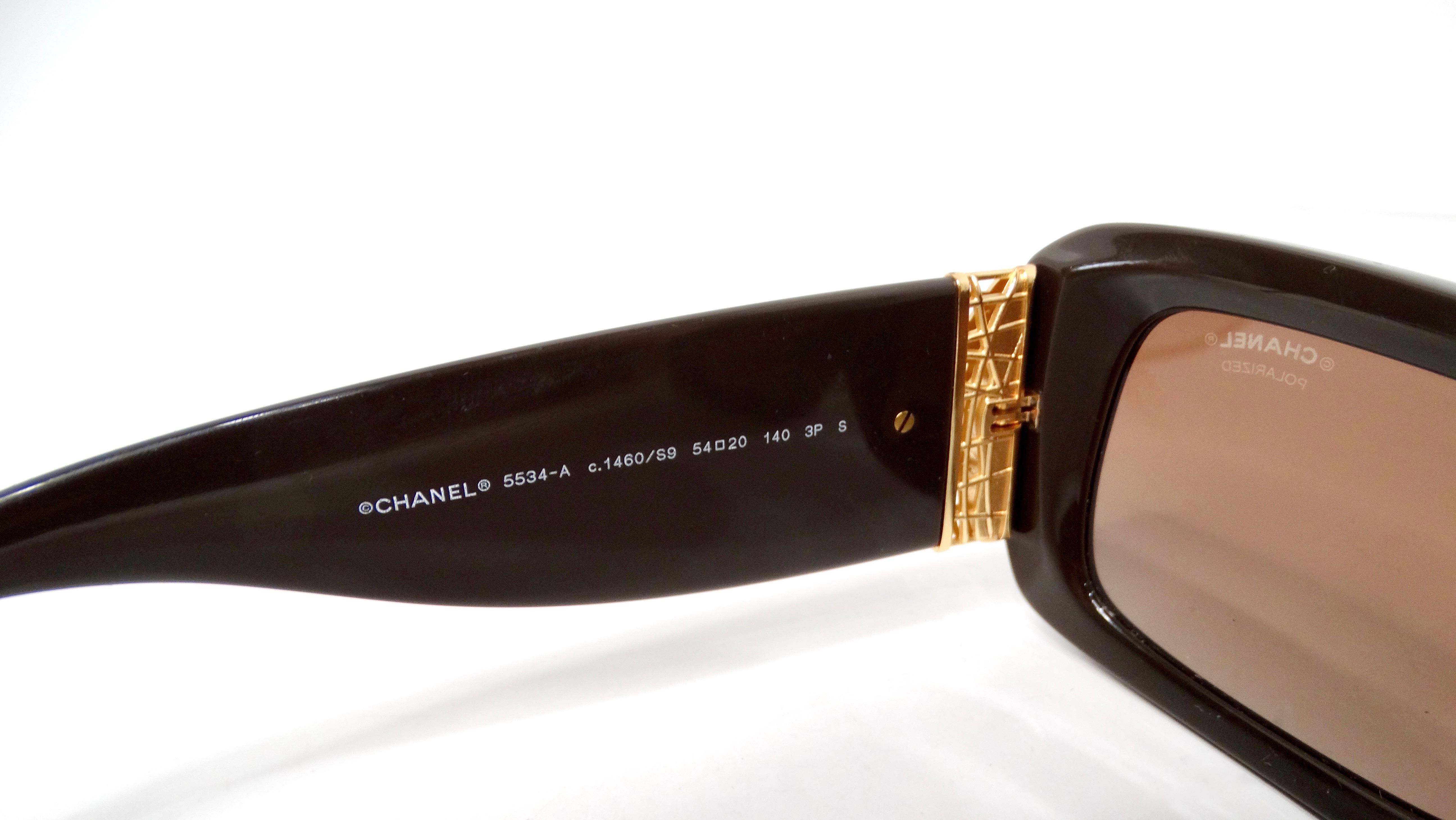 Women's or Men's Chanel Brown Polarized Rectangular Gold-Tone Interlocking CC Accent Sunglasses For Sale
