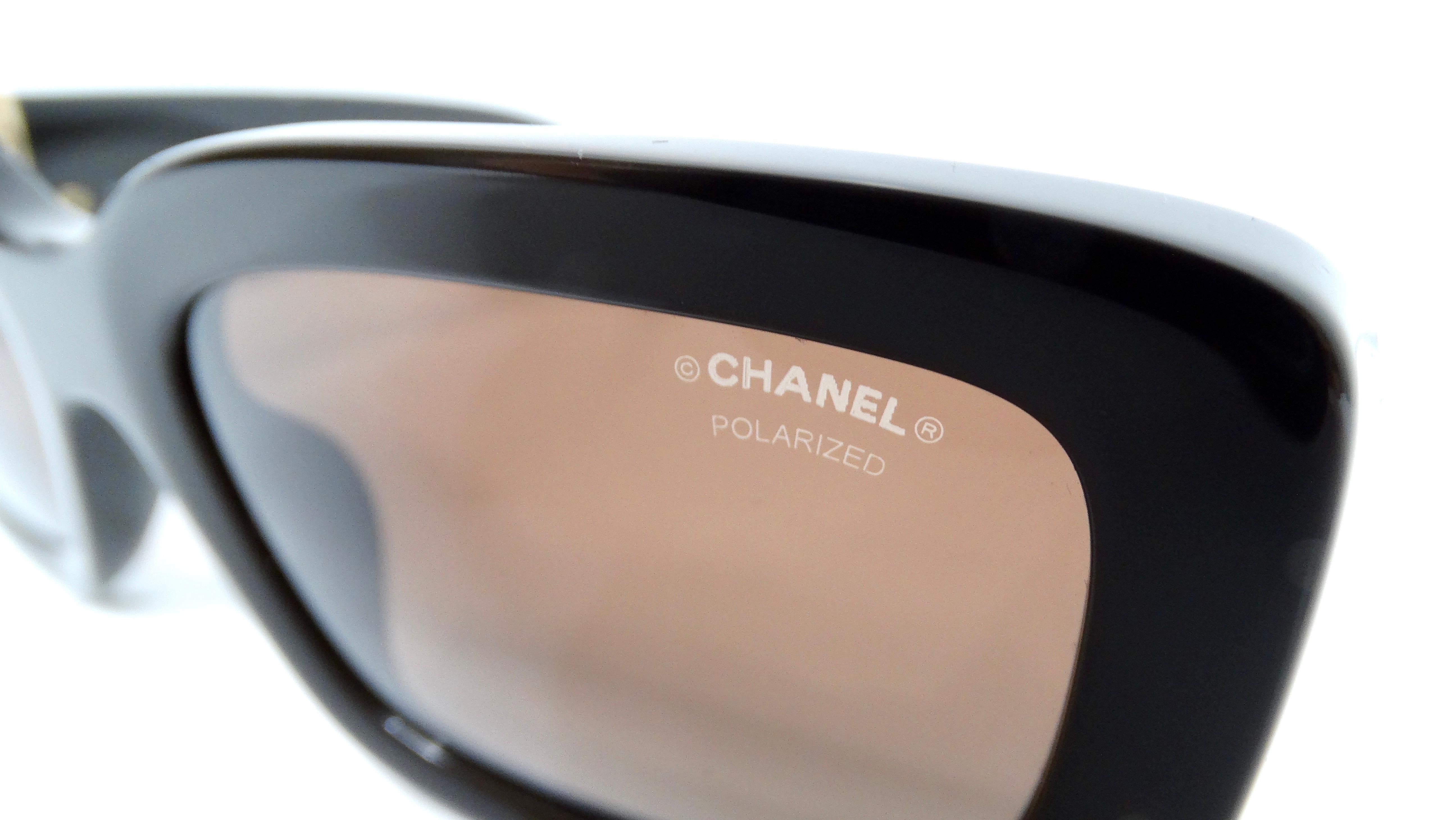 Chanel Brown Polarized Rectangular Gold-Tone Interlocking CC Accent Sunglasses For Sale 3