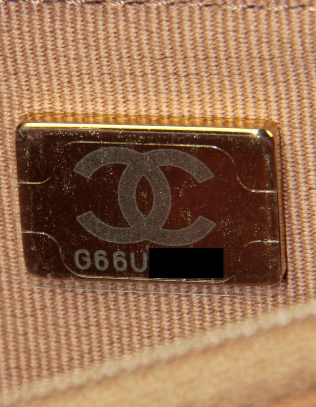 Chanel - Sac à bandoulière WOC marron matelassé avec chaîne, modèle 19 en vente 6
