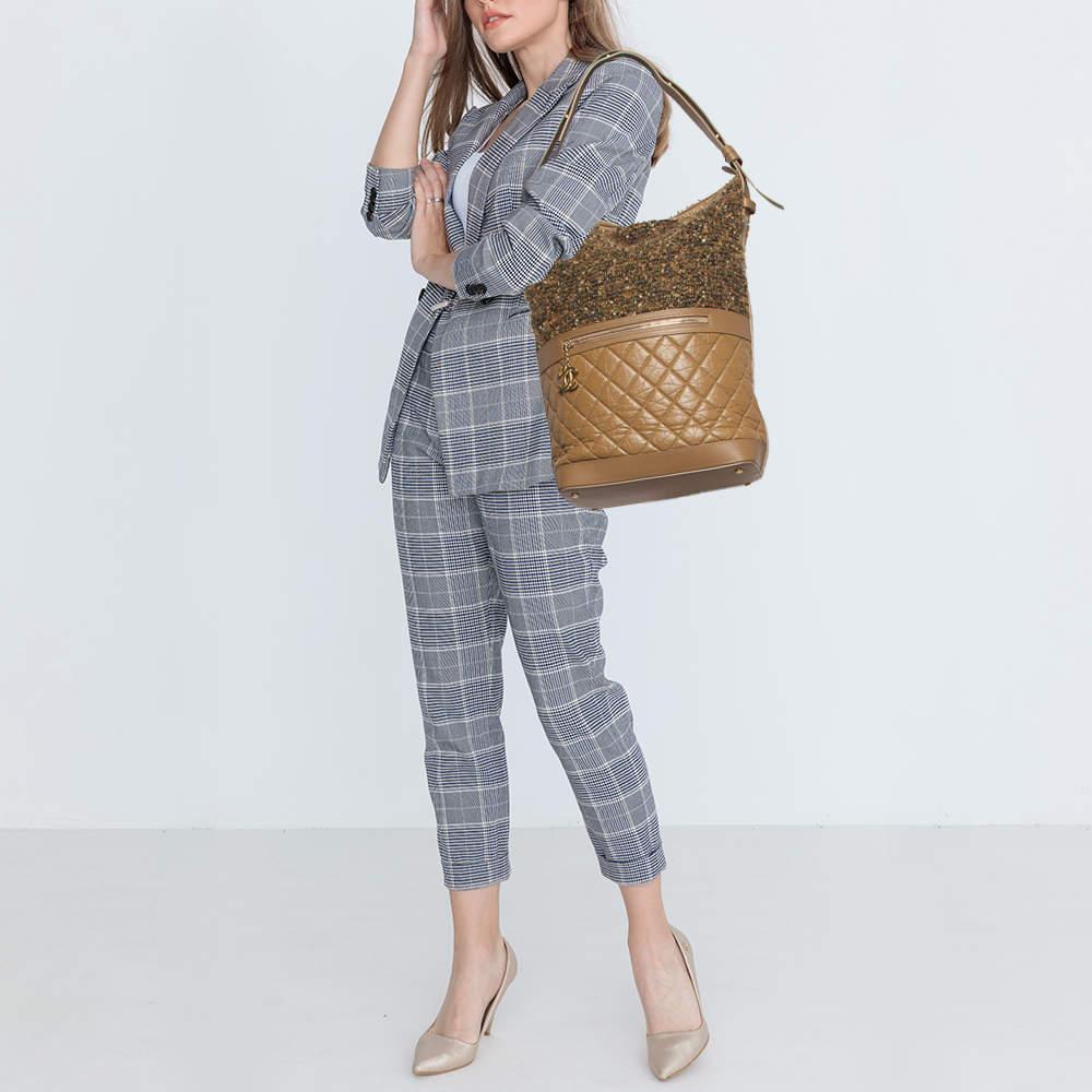 Chanel Brown Quilted Aged Leather and Tweed Large Casual Hobo In Excellent Condition In Dubai, Al Qouz 2