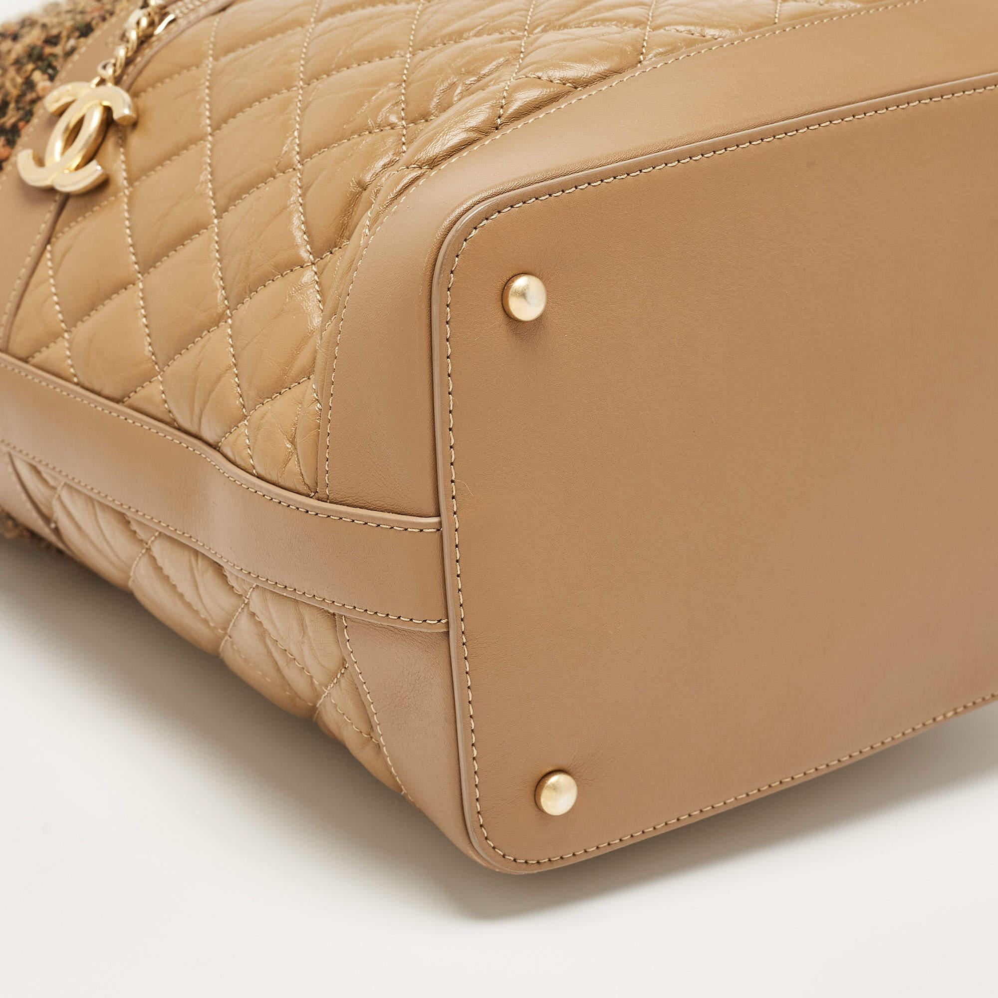 Chanel Brown Quilted Aged Leather and Tweed Large Casual Hobo 2