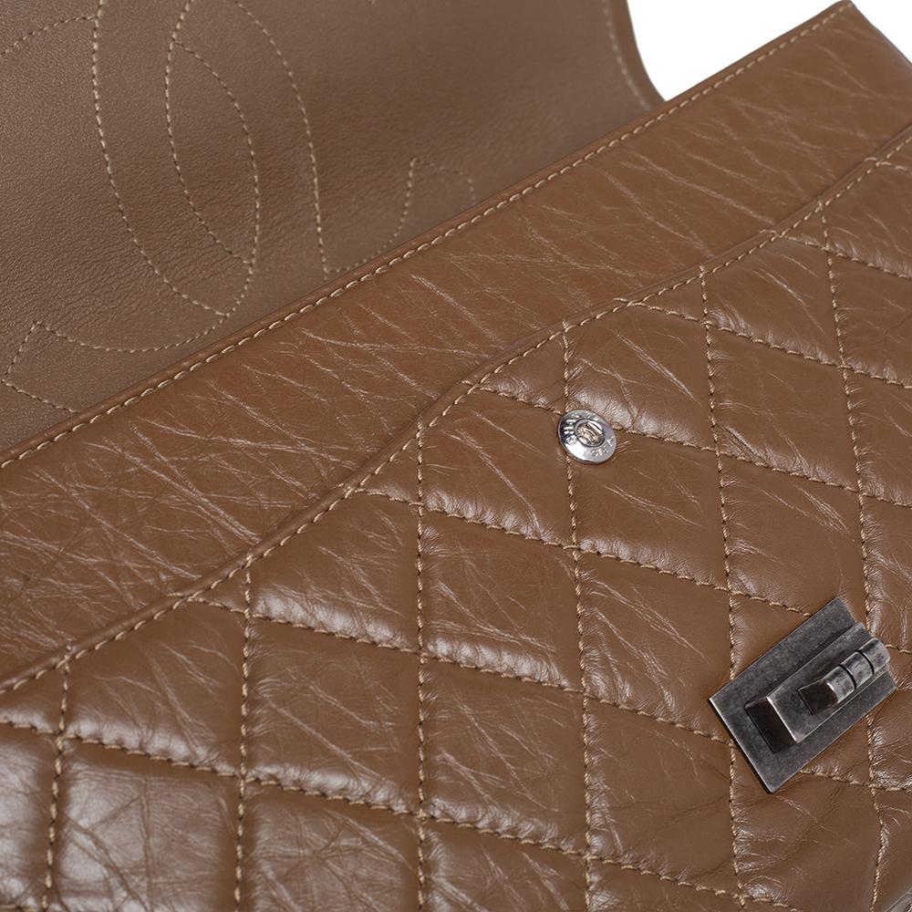 Chanel Braun Gestepptes Gealtertes Leder Reissue 2.55 Klassisch 227 Klappe Tasche 6