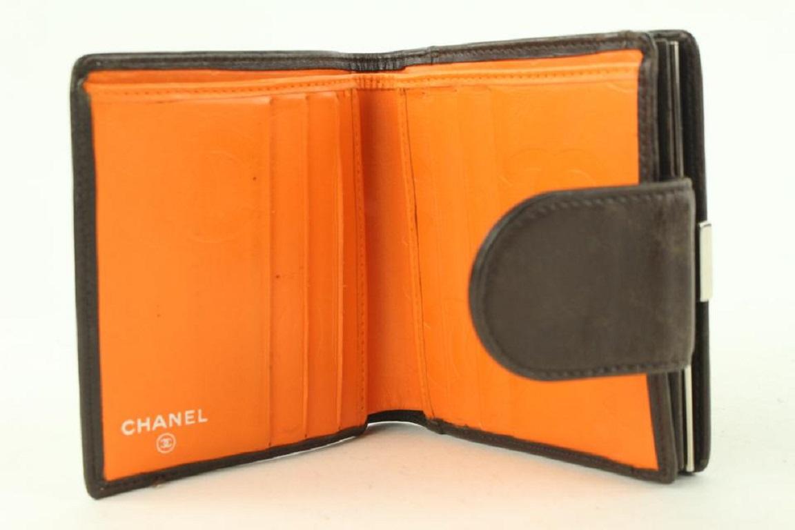 Chanel Brown Quilted Cambon Ligne Compact Wallet 678cas618 In Good Condition In Dix hills, NY