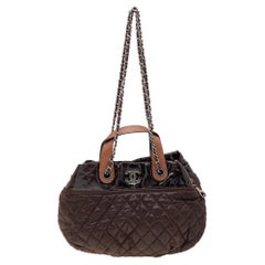 Chanel Braune gesteppte schillernde In-the-Mix-Tasche aus Leder
