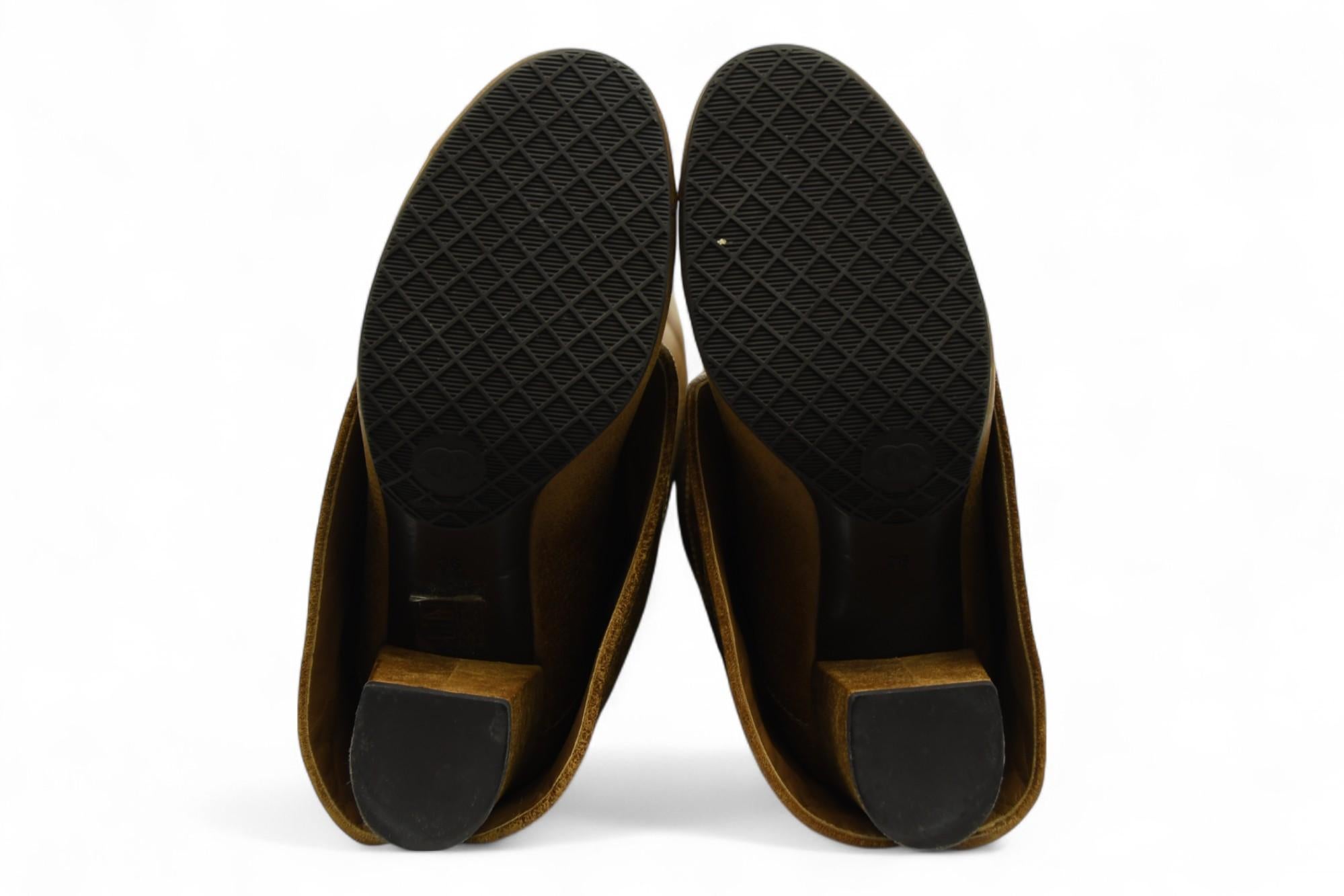 Stivali in pelle trapuntata marrone Chanel  Taglia 6,5 US in vendita 2