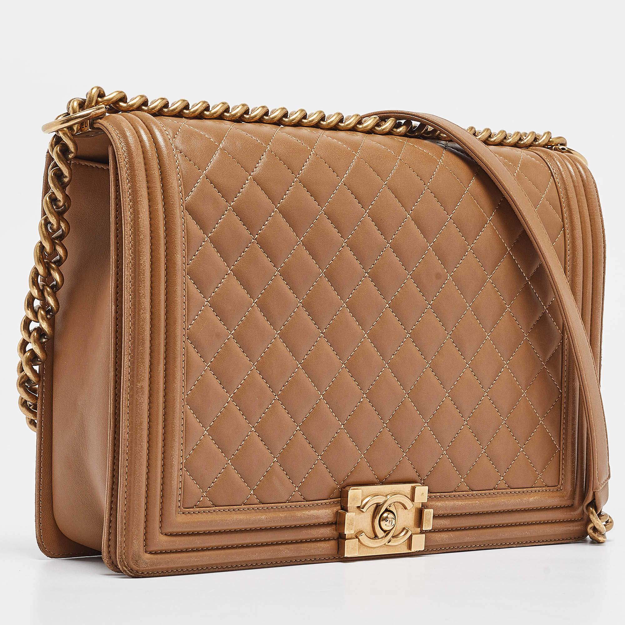 Chanel Brown Quilted Leather Large Boy Flap Bag In Good Condition In Dubai, Al Qouz 2