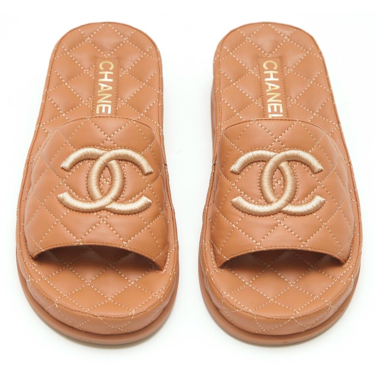 [WS8669] Chanel | Slip-ons