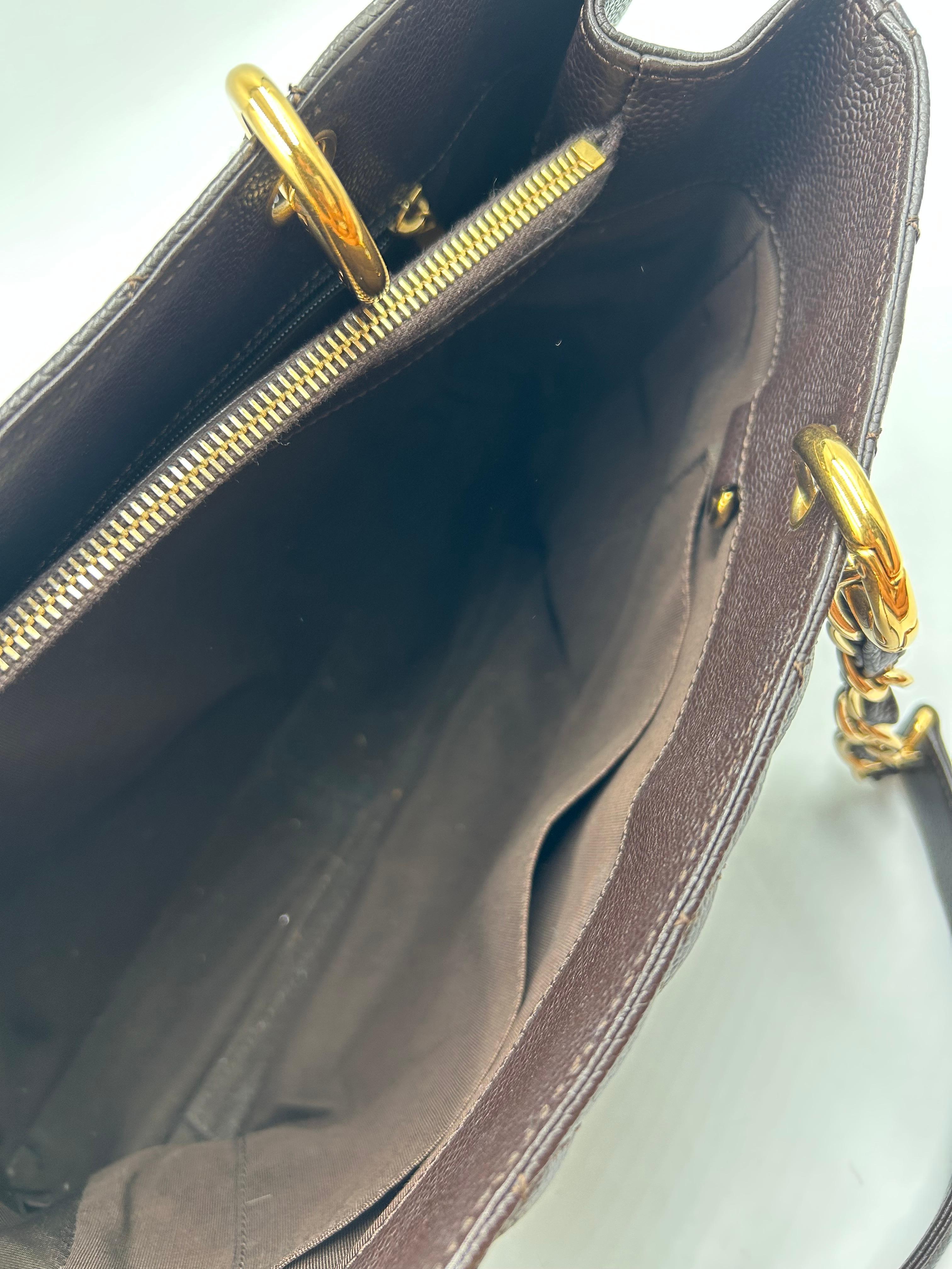 Chanel - Fourre-tout en cuir matelassé marron en vente 5