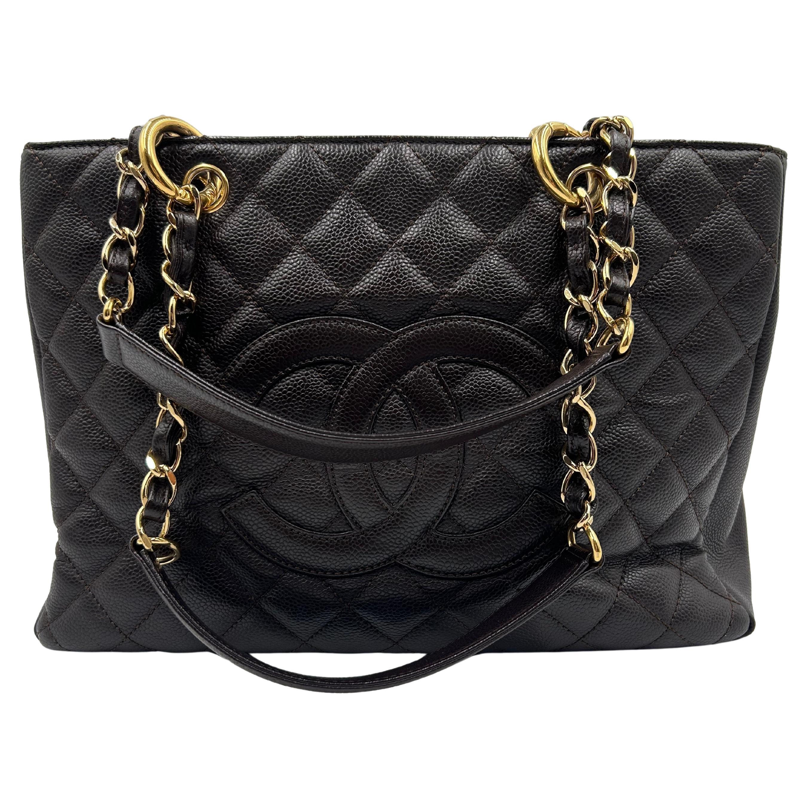 Chanel - Fourre-tout en cuir matelassé marron en vente