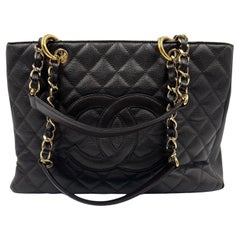 Chanel - Fourre-tout en cuir matelassé marron