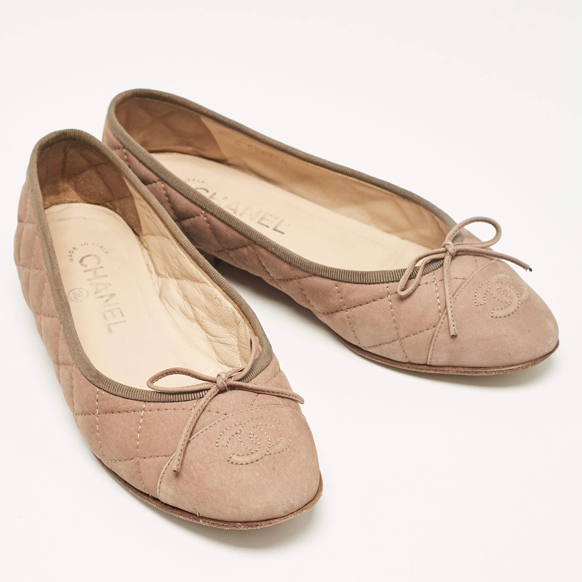 Women's Chanel Brown Quilted Nubuck CC Bow Ballet Flats Size 37