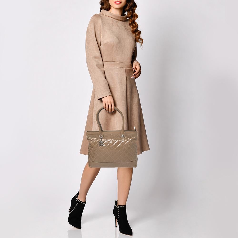 Chanel Brown Striated Quilted Coated Canvas and Leather Rue Cambon Tote In Good Condition In Dubai, Al Qouz 2