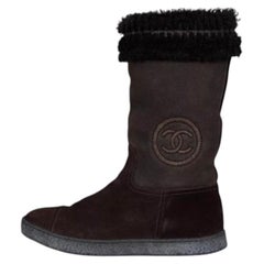 Chanel Brown Suede Fur Lined Boots EU 37 Round Toe CC Logo Detail