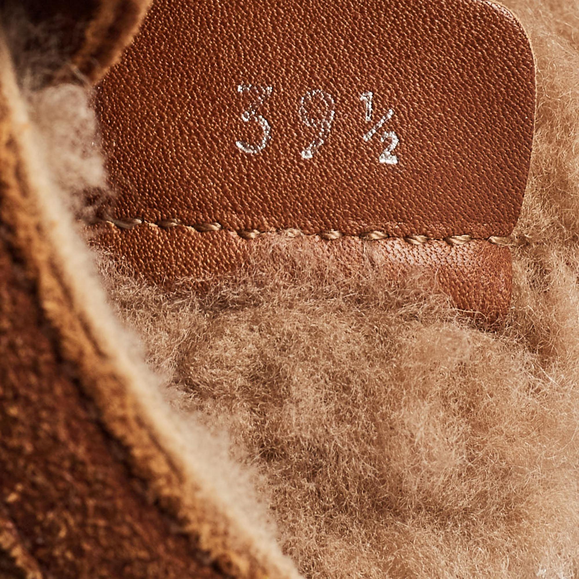 Chanel Brown Wildleder Midcalf Stiefel Größe 39.5 im Angebot 4