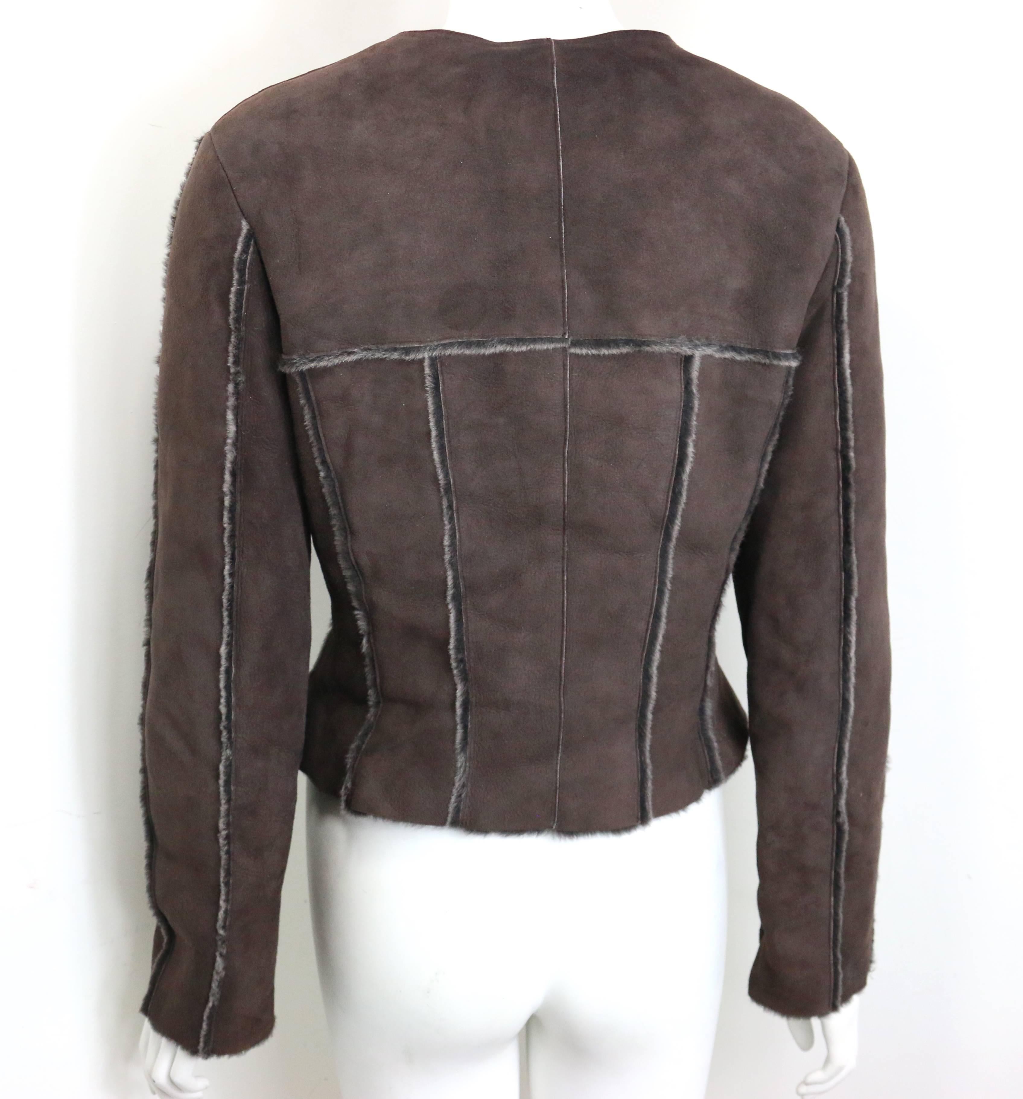 Chanel - Veste en daim marron avec doublure en peau de mouton et fourrure en vente 1