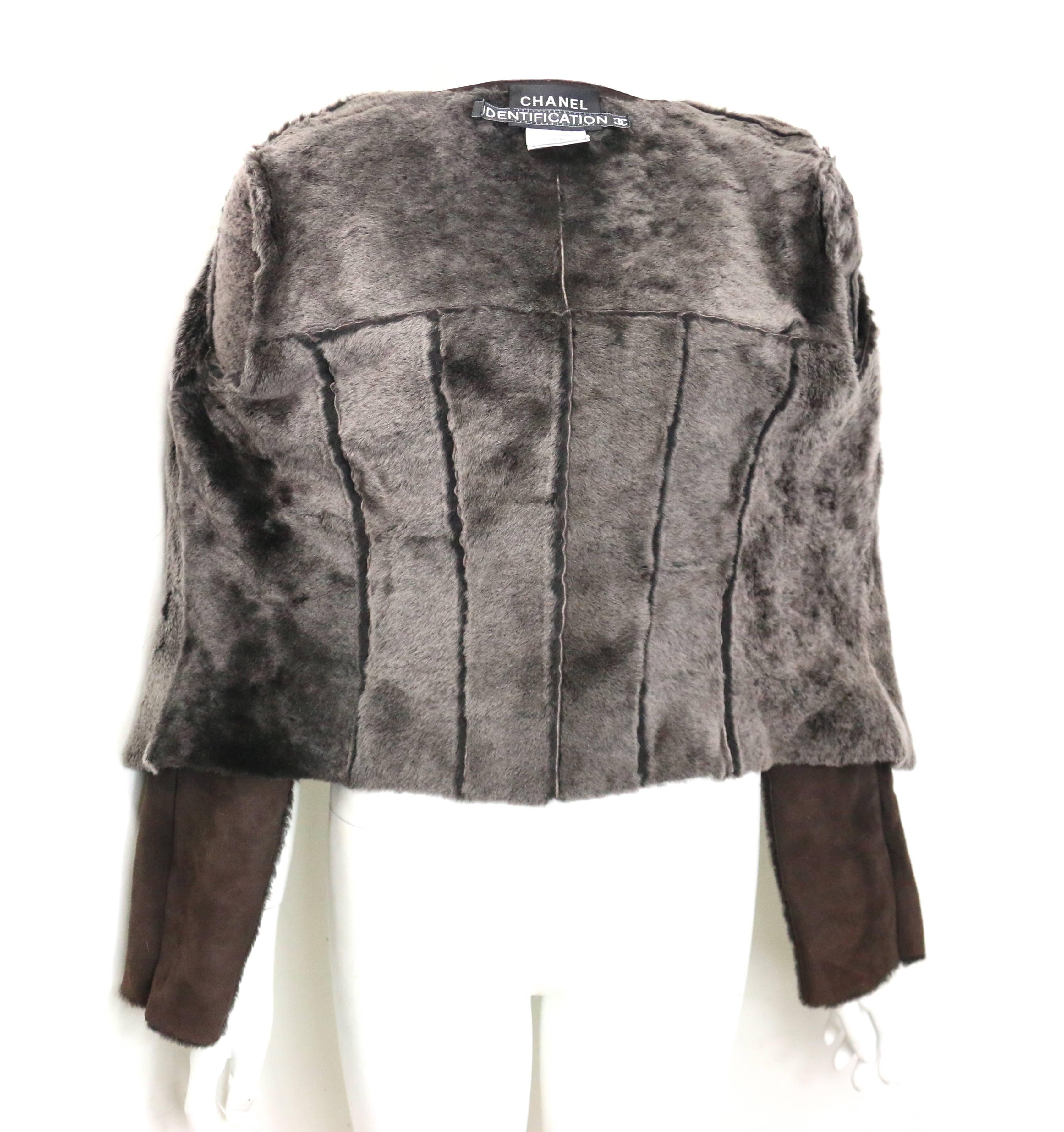 Chaqueta Chanel de ante marrón con forro de piel de oveja en venta 2