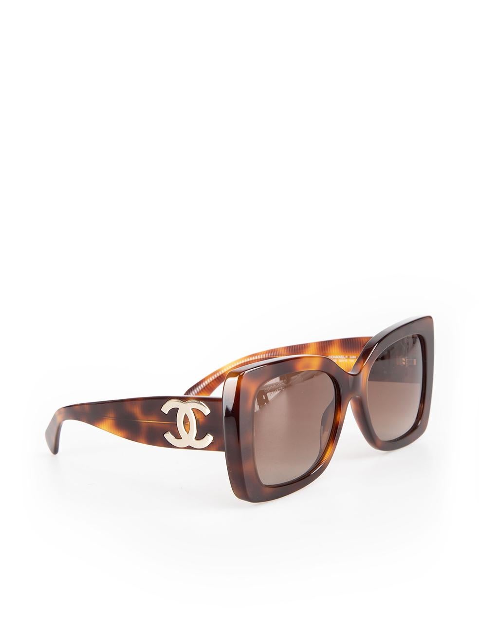 Chanel Brown Tortoiseshell Square CC Logo Sunglasses In New Condition For Sale In London, GB