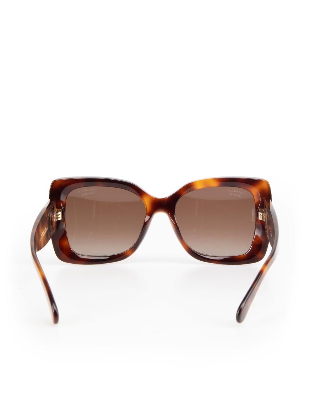 Women's Chanel Brown Tortoiseshell Square CC Logo Sunglasses For Sale