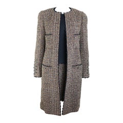 Ensemble di abito e cappotto lungo in tweed di lana marrone di Chanel